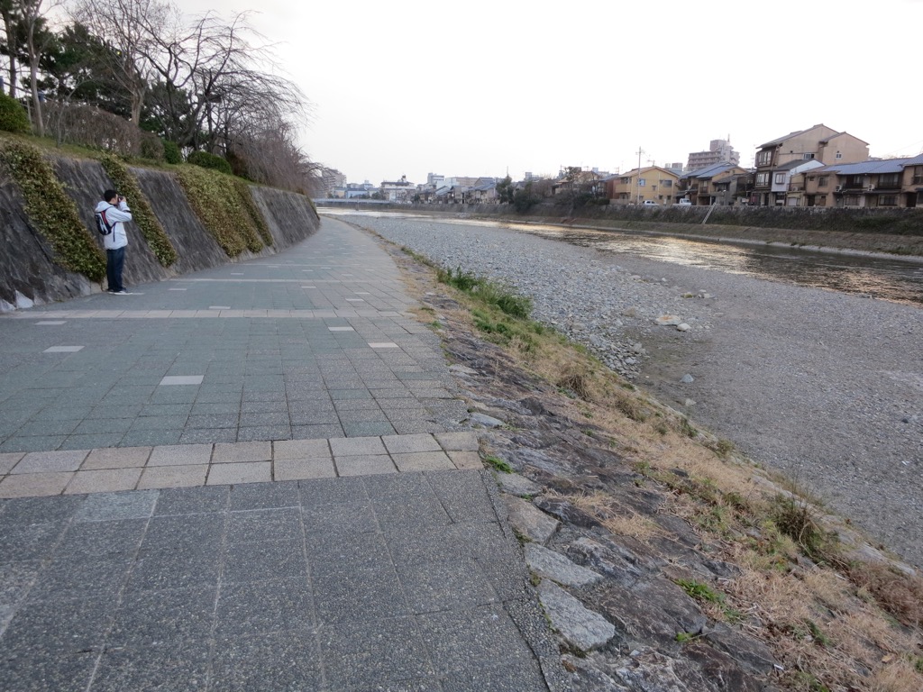 4B0A5E16-2B02-45BF-916A-45F63F3EAA42_1_105_c