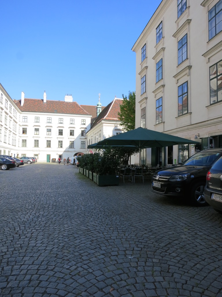 3061491E-2860-41A4-B4A6-0F7A09567A7F_1_105_c