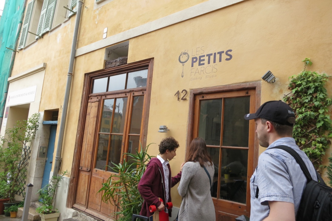 0B35FD58-4A2B-46B5-9180-3F2F35A061D5_1_105_c