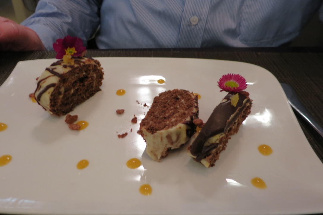 116282E5-3074-4B3A-8952-2E654A6084CA_1_105_c