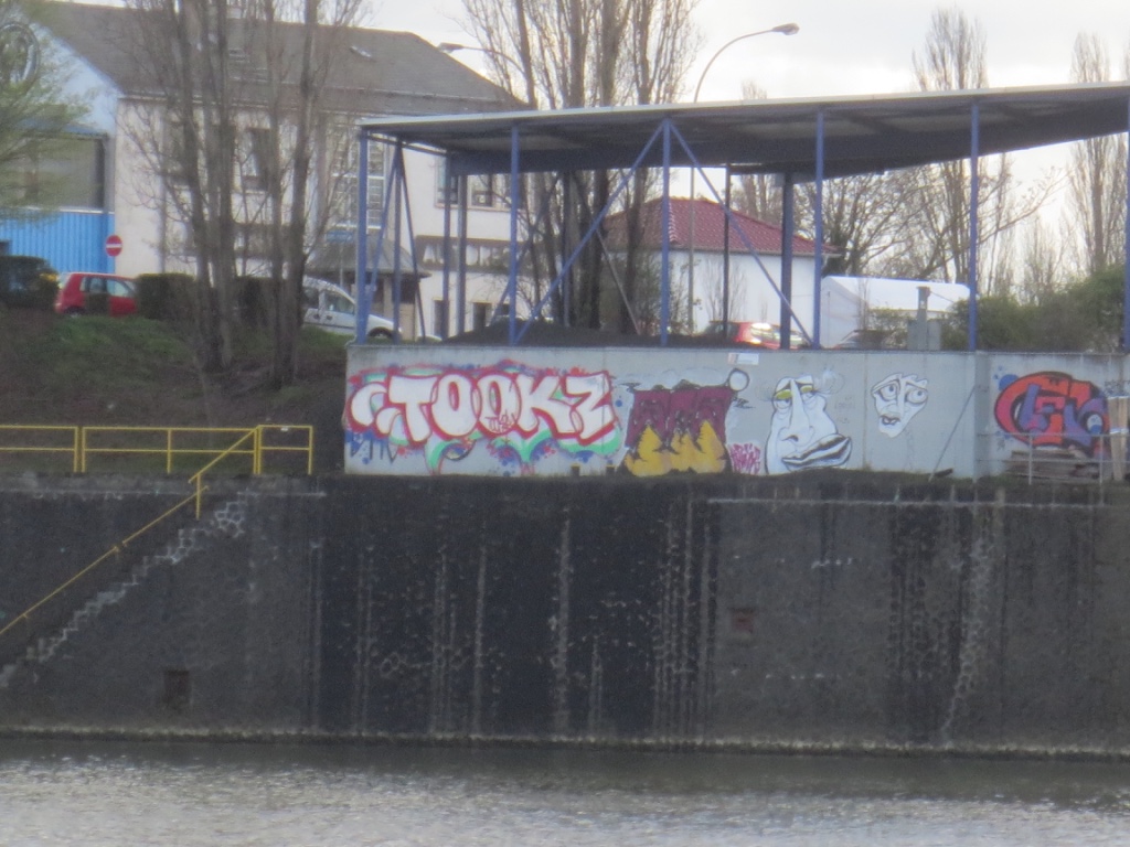 682C488D-B19A-477D-B4E8-41CAB50FE6E3_1_105_c